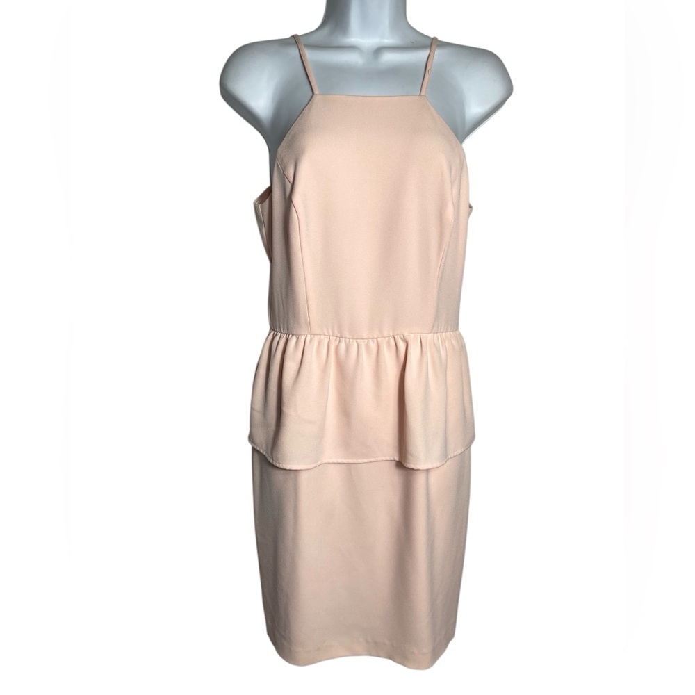 Gianni‎ Bini dress size 4 stunning light pink sleeveless ruffled waistline